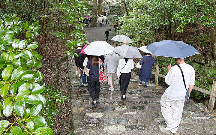 社員旅行2025はみんなで伊勢・志摩へ｜創業70年の駄菓子メーカー、共親